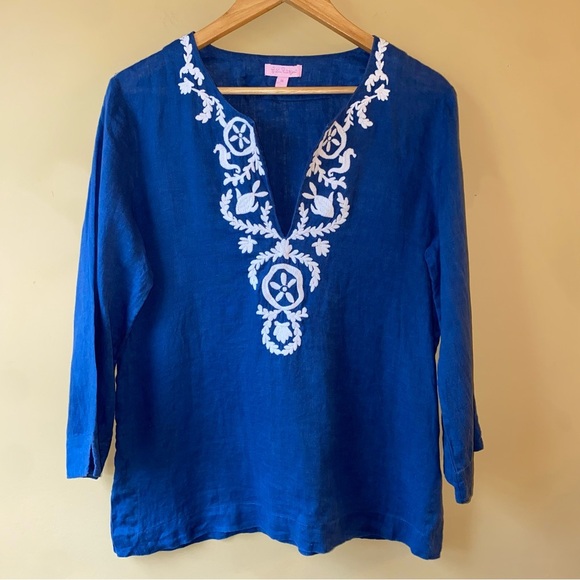 Lilly Pulitzer Tops - Lilly Pulitzer Blue Embroidered V Neck 100% Linen Blouse Women’s Size Medium